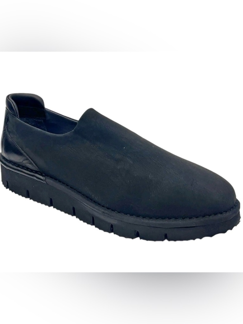 Men’s Donald Pliner Leather Slip-on
Size 9